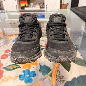 Black under armor shoes